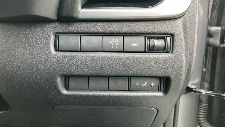 Nissan Qashqai 1.3 DiG-T MH N-Connecta 5dr Petrol Hatchback